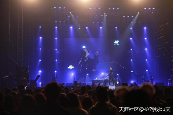 花椒直播手机版:长隆迎来草莓音乐节广州处女秀，上班那点事应邀直播人气破400万